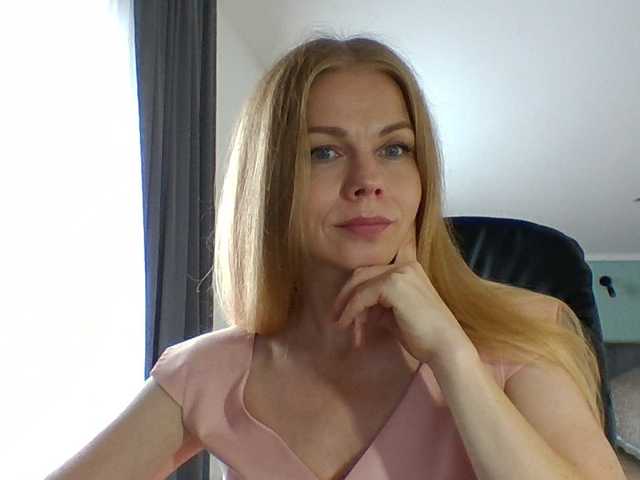 Tina45516 live cam on BongaCams