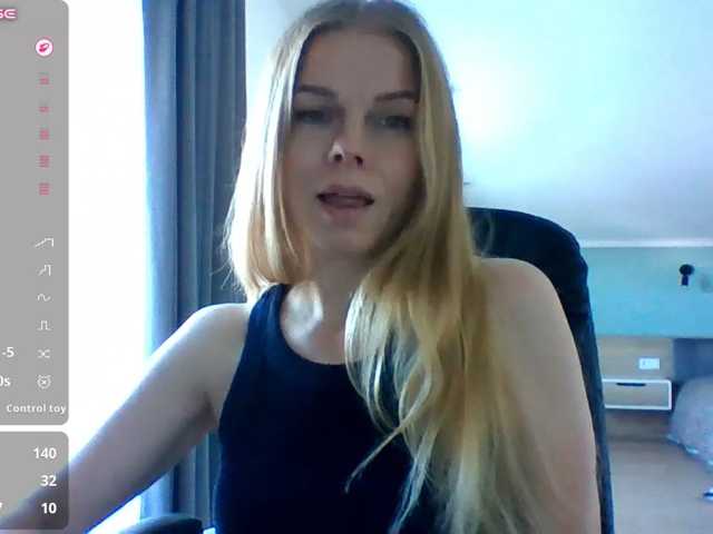 Tina45516 live cam on BongaCams
