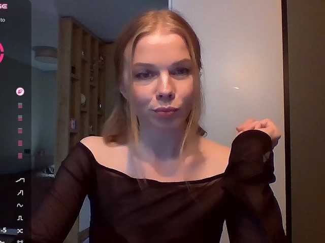 Tina45516 live cam on BongaCams