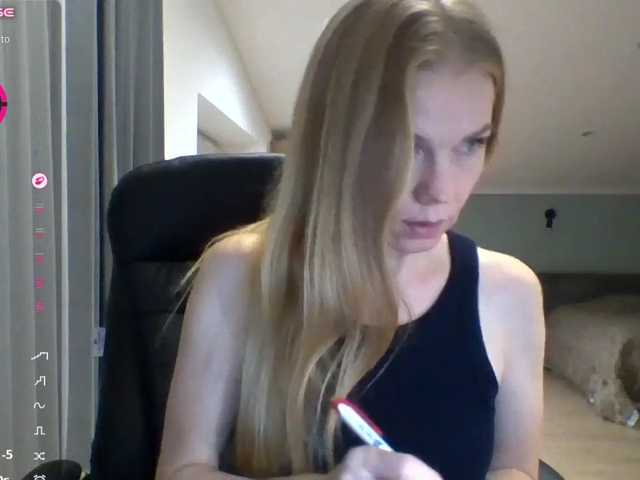 Tina45516 live cam on BongaCams
