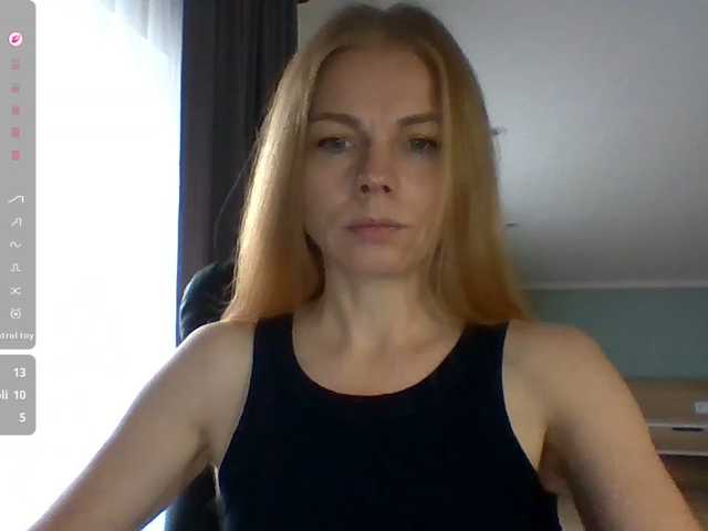 BlondaTina live cam preview