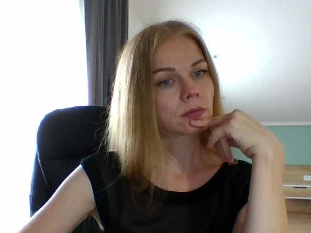 Tina45516 live cam on BongaCams