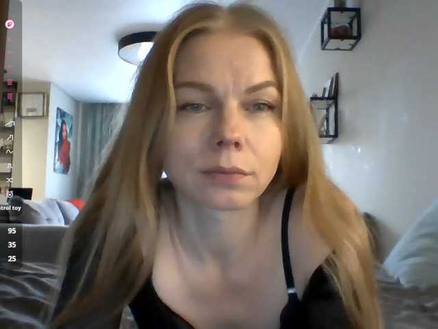 Tina45516 live cam on BongaCams
