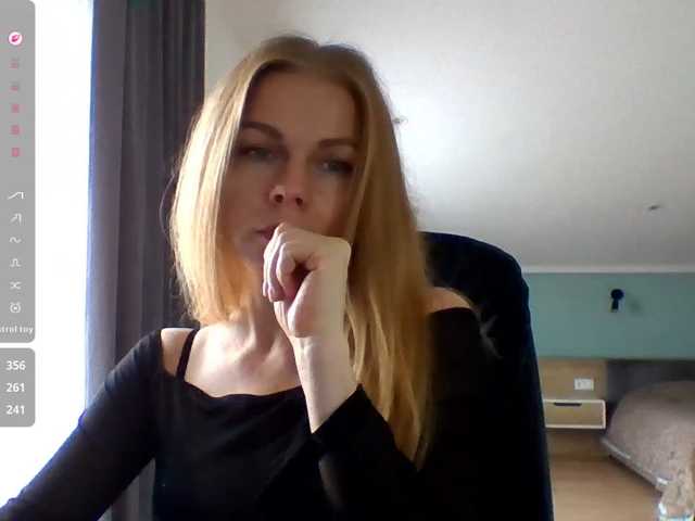 Tina45516 live cam on BongaCams