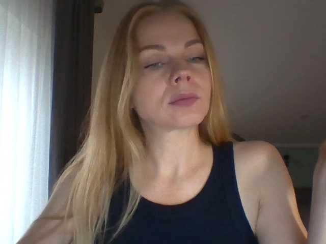 Tina45516 live cam on BongaCams