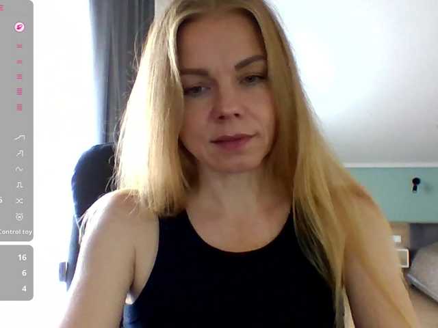 Tina45516 live cam on BongaCams
