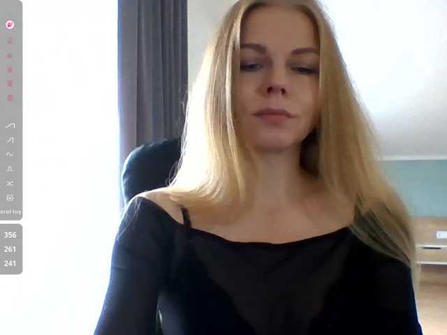 BlondaTina live cam preview