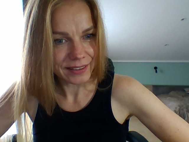 Tina45516 live cam on BongaCams