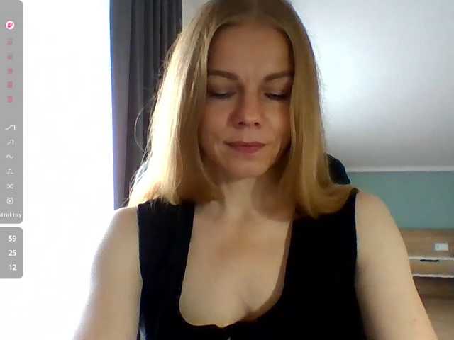 Tina45516 live cam on BongaCams