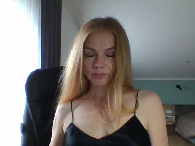 Tina45516 live cam on BongaCams