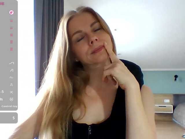 Tina45516 live cam on BongaCams