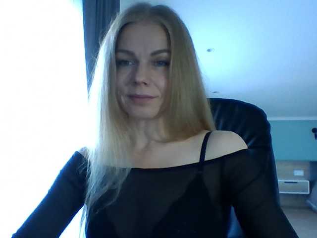 Tina45516 live cam on BongaCams