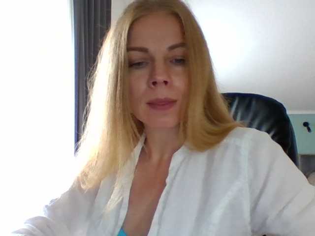 BlondaTina live webcam show