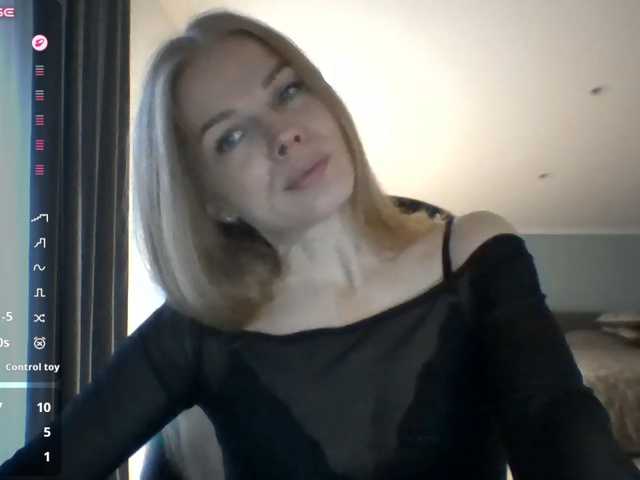 Tina45516 live cam on BongaCams