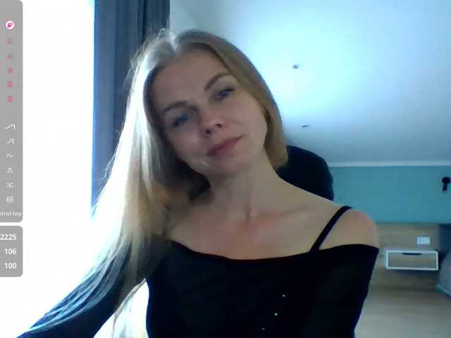 BlondaTina live cam preview