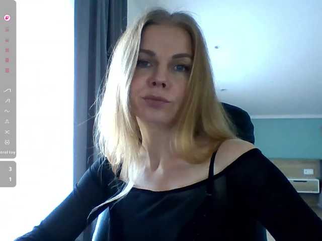 BlondaTina live cam preview