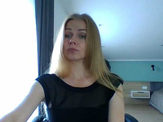 BlondaTina live cam preview