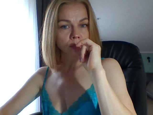 Tina45516 live cam on BongaCams