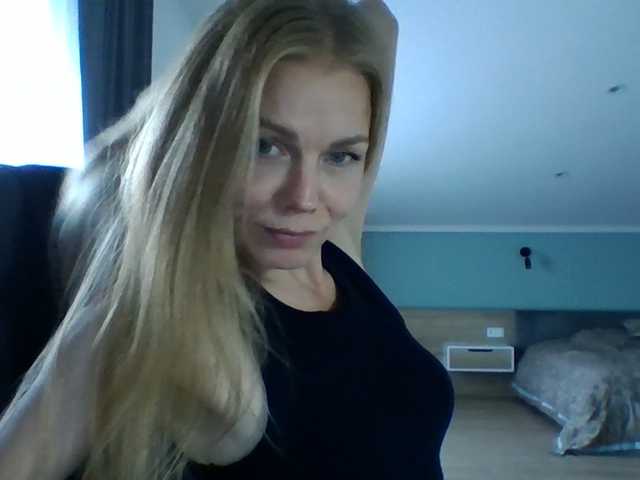 Tina45516 live cam on BongaCams