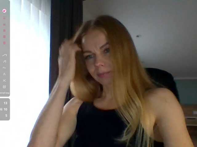 BlondaTina live cam preview