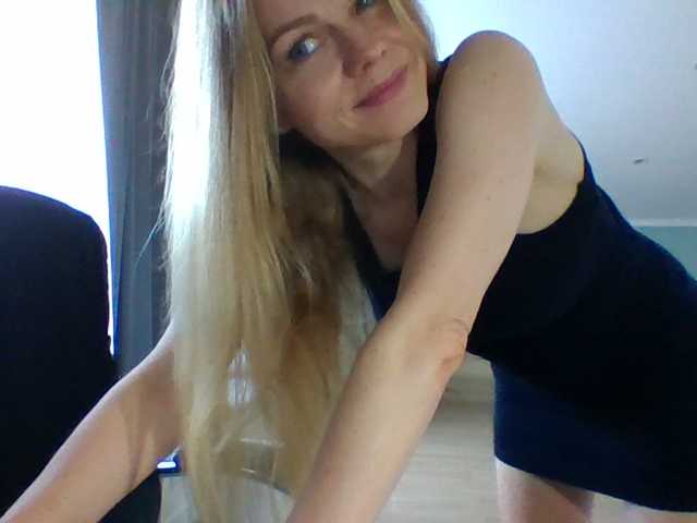 Tina45516 live cam on BongaCams