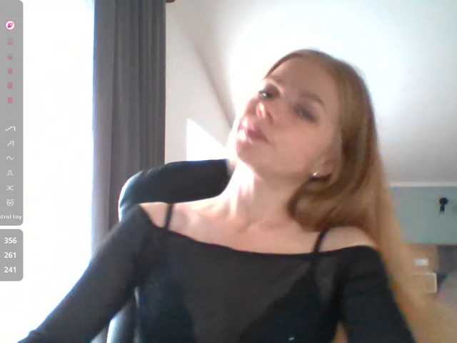 BlondaTina live cam preview