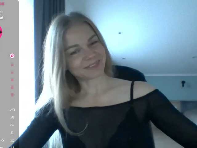 BlondaTina live cam preview