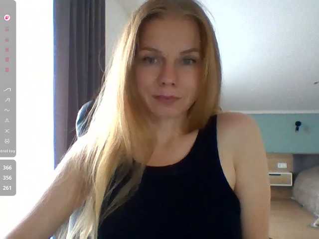 BlondaTina live cam preview