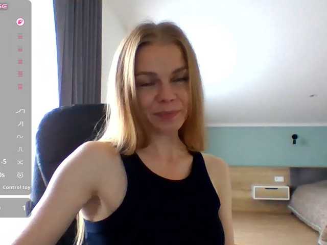 Tina45516 live cam on BongaCams