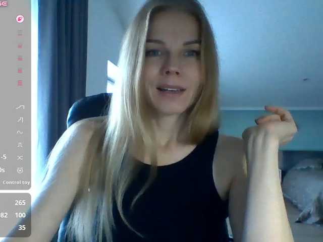 BlondaTina live cam preview