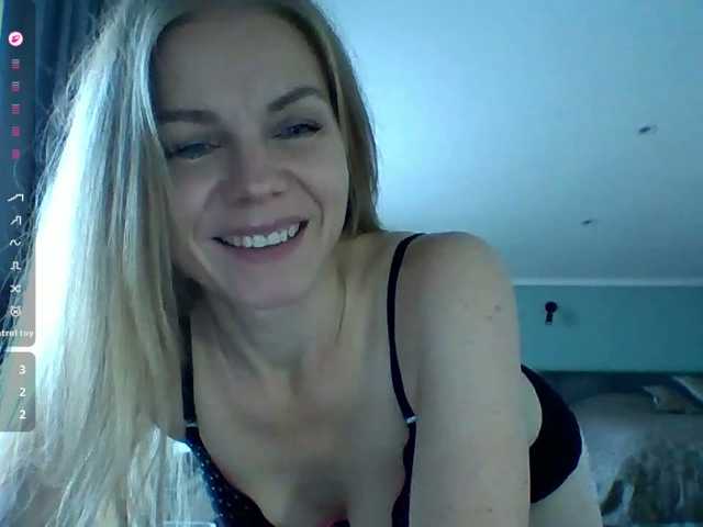 Tina45516 live cam on BongaCams