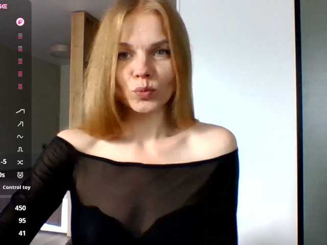 Tina45516 live cam on BongaCams