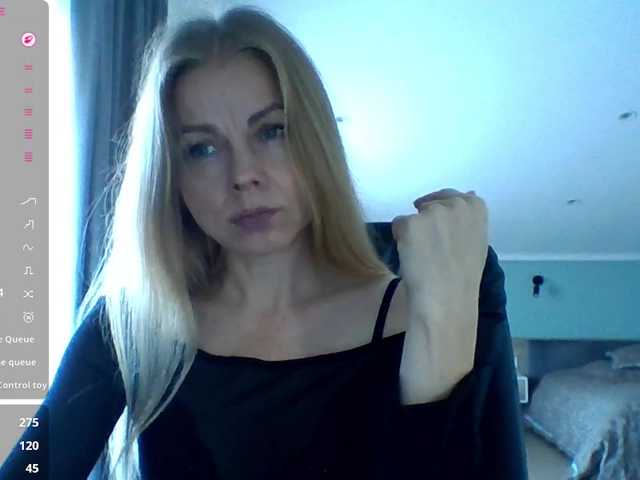BlondaTina live cam preview