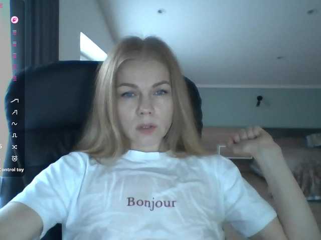 Tina45516 live cam on BongaCams