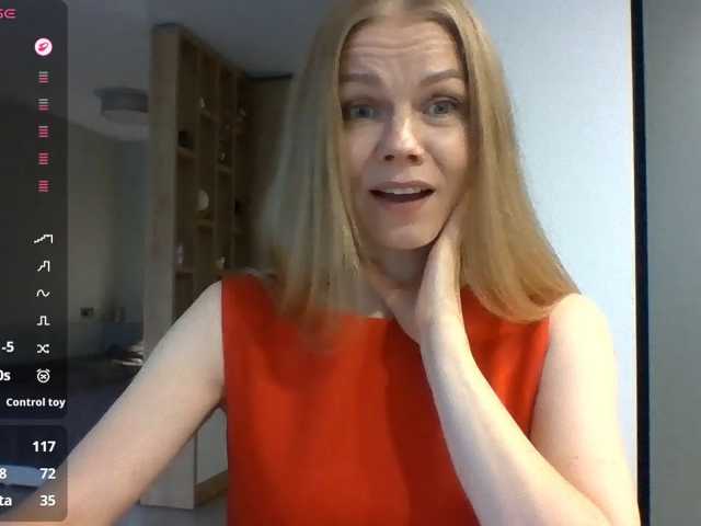 BlondaTina live cam preview