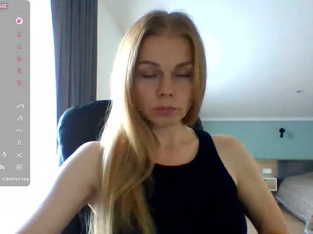 Tina45516 live cam on BongaCams