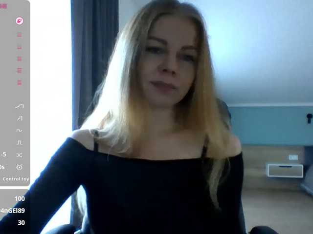 Tina45516 live cam on BongaCams