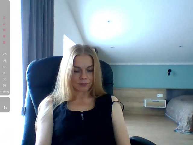 BlondaTina live cam preview