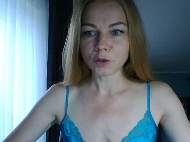 Tina45516 live cam on BongaCams