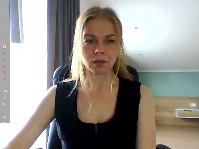 Tina45516 live cam on BongaCams