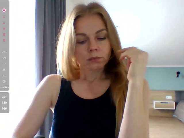 BlondaTina live cam preview
