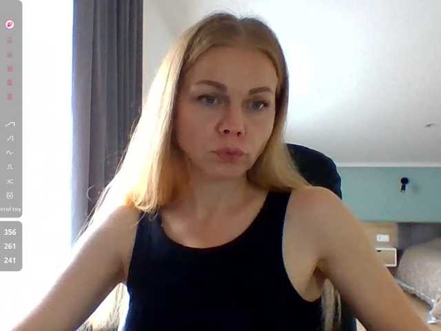 Tina45516 live cam on BongaCams