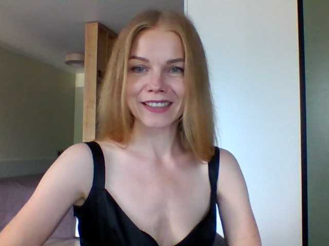 Tina45516 live cam on BongaCams