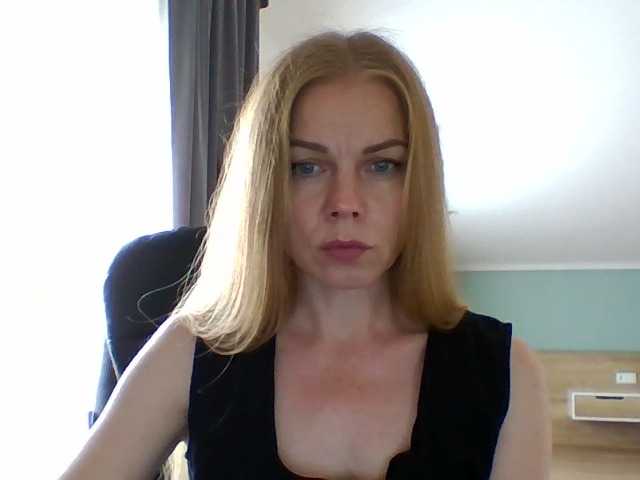 Tina45516 live cam on BongaCams