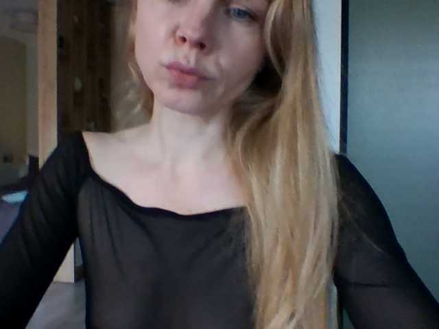 BlondaTina live cam preview