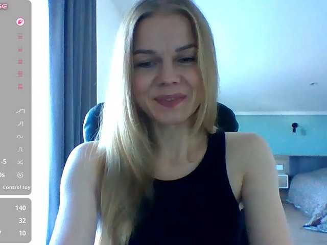 Tina45516 live cam on BongaCams