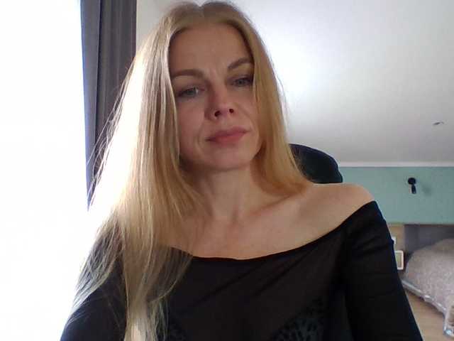 Tina45516 live cam on BongaCams