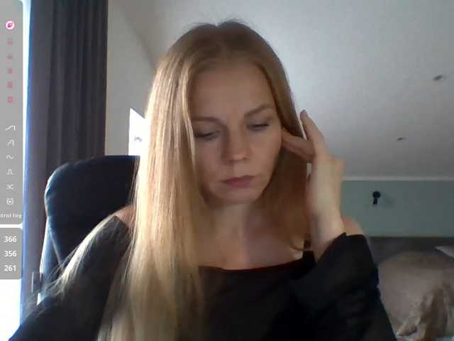 BlondaTina live cam preview