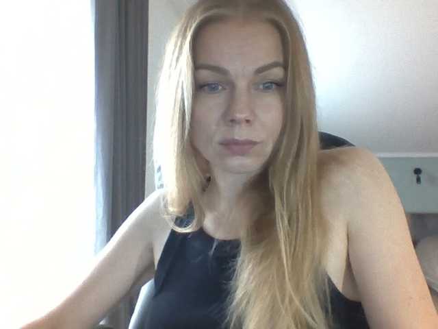 Tina45516 live cam on BongaCams