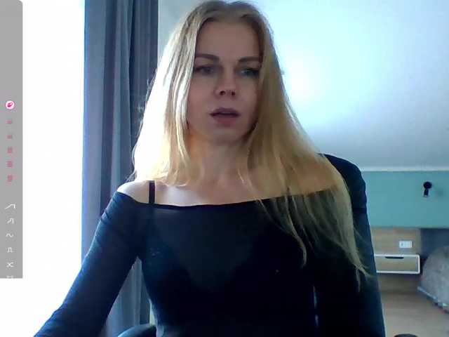 BlondaTina live cam preview